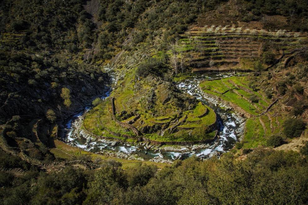 Meandro del río Malvellido, en el El Gasco (Cáceres)