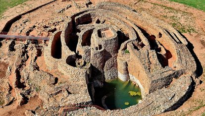 Imagen de dron de Montilla de Azuer con el pozo lleno
