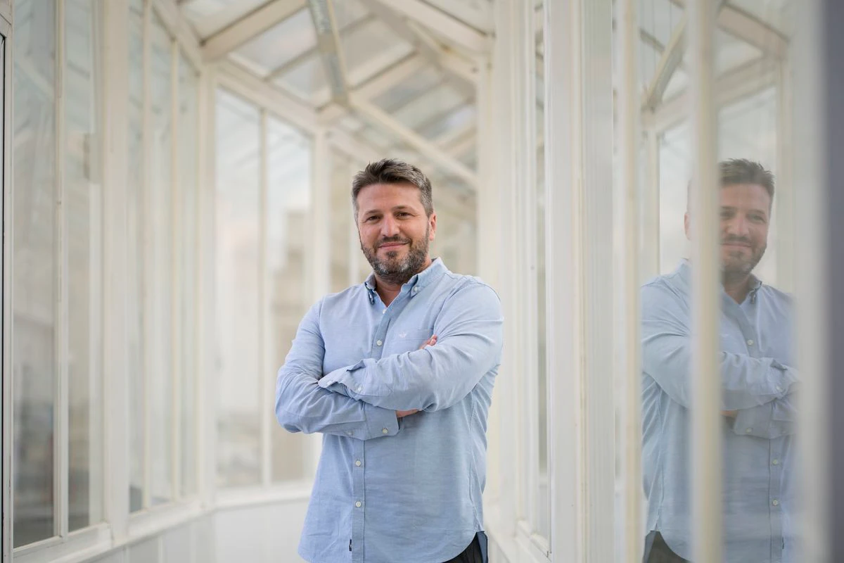 Aimar Bretos: “Contra la polarización, hay que ser impecables en la información y plurales en el análisis”