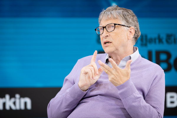 Bill Gates ofrece dirección, no soluciones