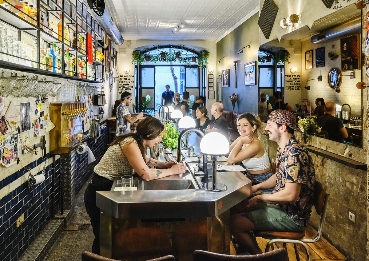 Gamberrismo e innovación en Barcelona para uno de los mejores bares del mundo