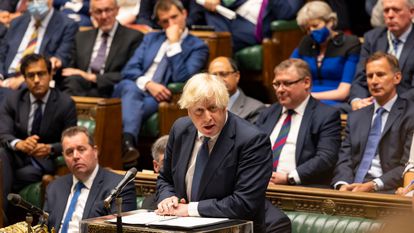 Boris Johnson durante la sesión extraordinaria en la Cámara de los Comunes para valorar la situación en Afganistán.