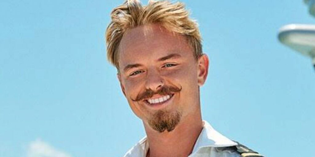 Debajo de la cubierta: Todo sobre la nueva temporada 9 Marinero de cubierta Jake Foulger