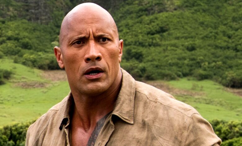 Dwayne Johnson sorprende a los fanáticos en un recorrido por Hollywood por su vecindario