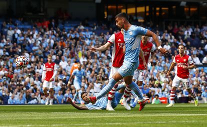 Ferran Torres marca su primer gol ante el Arsenal este sábado en el Etihad.