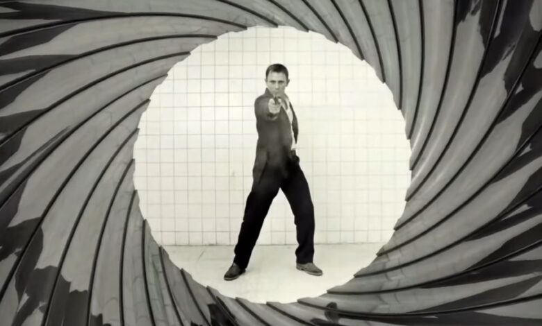 El director de GoldenEye & Casino Royale solo regresaría para un nuevo actor Bond