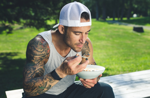 El famoso chef Michael Chernow crea una nueva marca de estilo de vida, Kreatures of Habit, recauda 2,2 millones de dólares