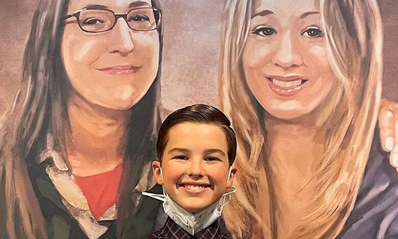 El joven Sheldon Star comparte una foto con Amy y Penny Painting