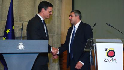 Pedro Sánchez, presidente del Gobierno, y Zurab Pololikashvili, secretario general de la OMT, el 22 de enero de 2019 en Madrid.