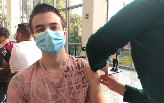 Estados Unidos planea exigir la vacunación completa a visitantes extranjeros: funcionario