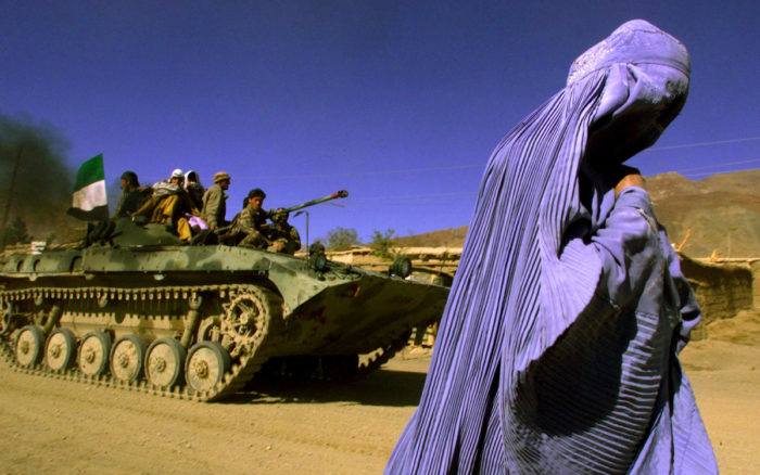 IWMF pide apoyo urgente para mujeres periodistas en Afganistán