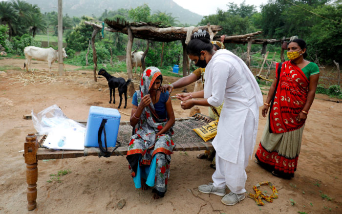 India confirma cerca de 28,200 casos diarios de Covid, su cifra más baja en cinco meses
