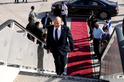 El primer ministro israelí, Naftali Bennett, el martes en el aeropuerto de Tel Aviv.