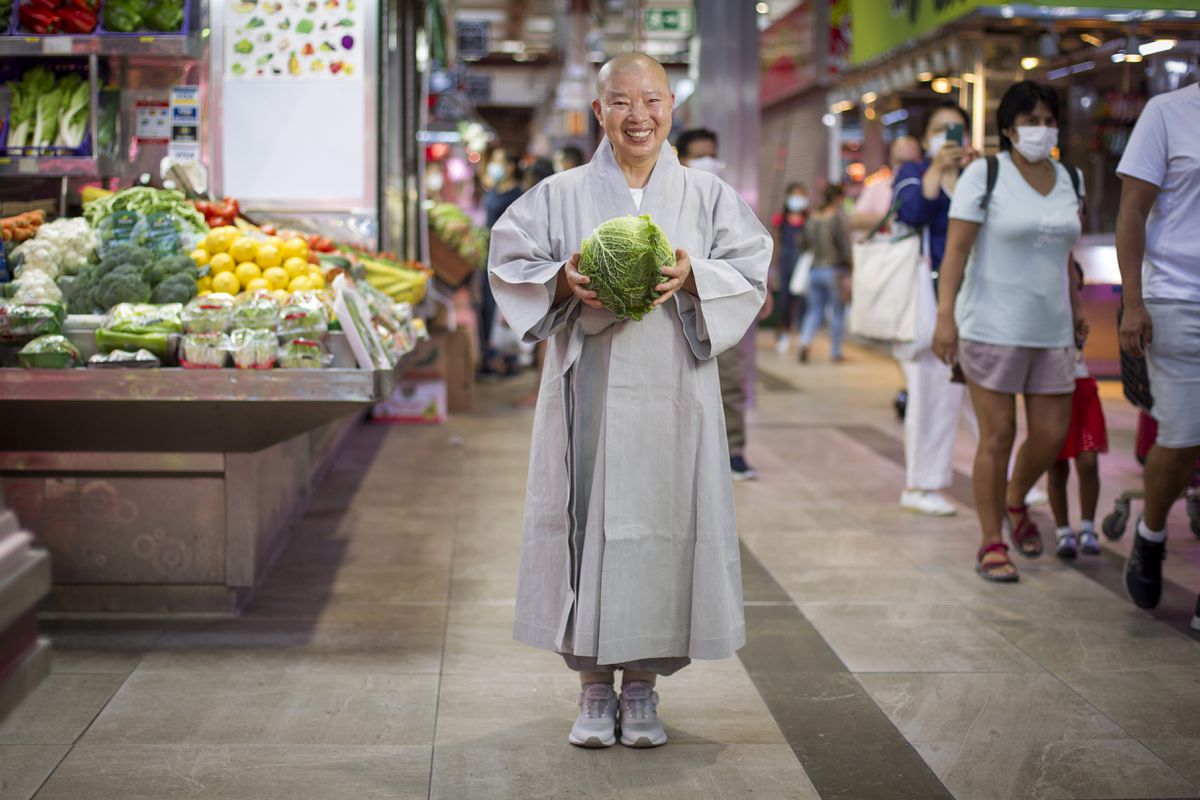 Jeong Kwan: la historia de la monja budista convertida en chef estrella de Netflix
