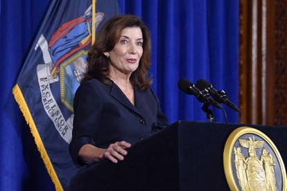 La actual vicegobernadora y próxima gobernadora de Nueva York, Kathy Hochul, durante una comparecencia en el Capitolio estatal en Albany.