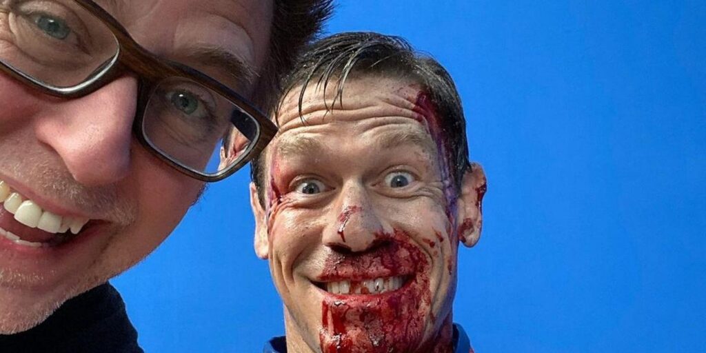 La imagen de BTS de Suicide Squad muestra a James Gunn con un pacificador maltratado