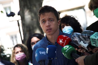 El portavoz de Más País en el Congreso, Íñigo Errejón, tras votar en colegio Santa María de Jesús para las elecciones autonómicas en Madrid, el pasado 4 de mayo.