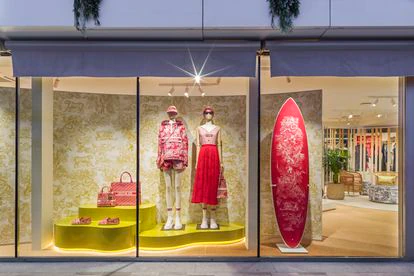 Dior ha abierto su tienda 'pop up' a pocos metros del puerto de Ibiza. 