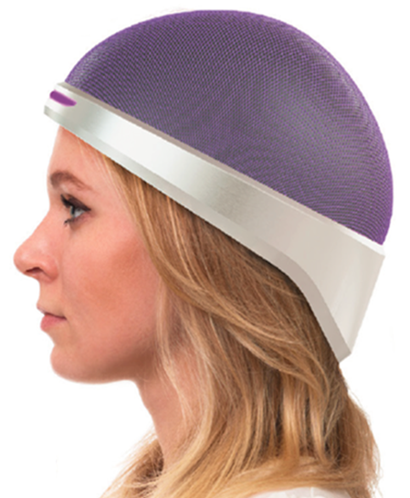 Imagen de una mujer con los auriculares Luminate.