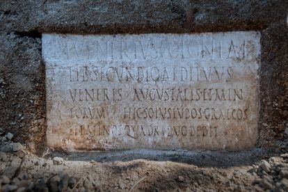 Inscripción en la tumba de Marcus Venerius en Pompeya.