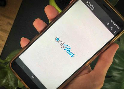 Imagen de la aplicación de OnlyFans en un teléfono móvil.