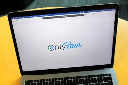 El logo de OnlyFans, en un ordenador portátil.
