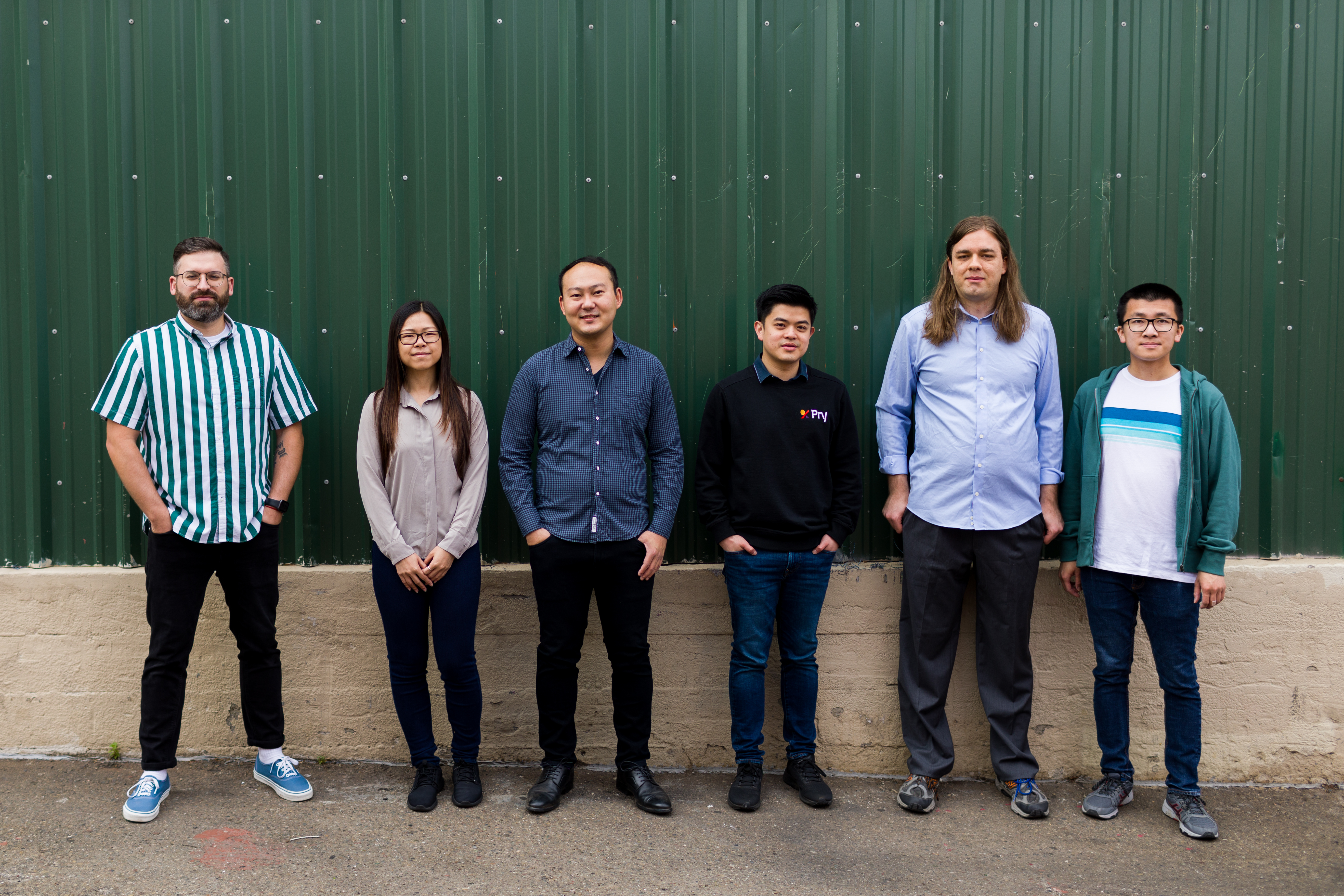 Una foto de grupo del equipo de Pry Financials