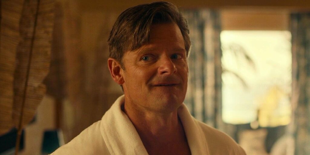 Steve Zahn se sorprendió de que no necesitaba estar completamente desnudo para White Lotus