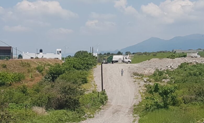 Tras 12 años sin operar, reactivan relleno sanitario en Morelos; ambientalistas exigen clausurarlo