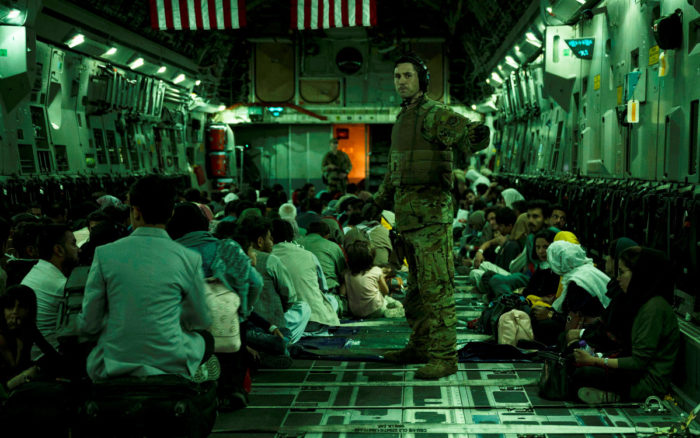 Unas 37 mil personas han sido evacuadas de Kabul desde la toma talibán