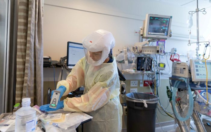 Variante Delta eleva casos en EU, hospitalizaciones tocan máximo de 6 meses