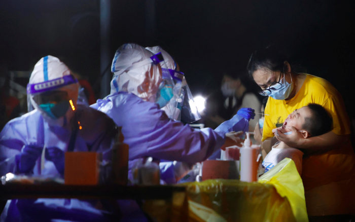 Wuhan hará tests a sus 12 millones de habitantes ante variante Delta