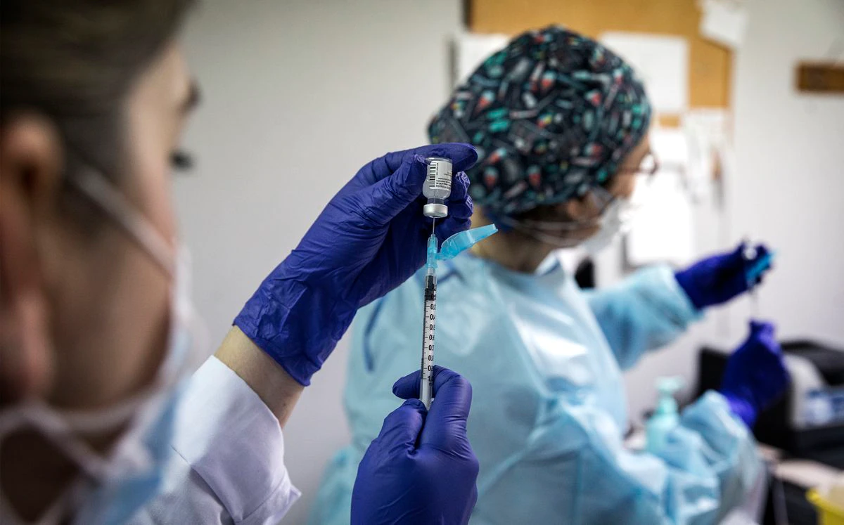 La tercera dosis de la vacuna contra la covid irá solo a personas inmunodeprimidas