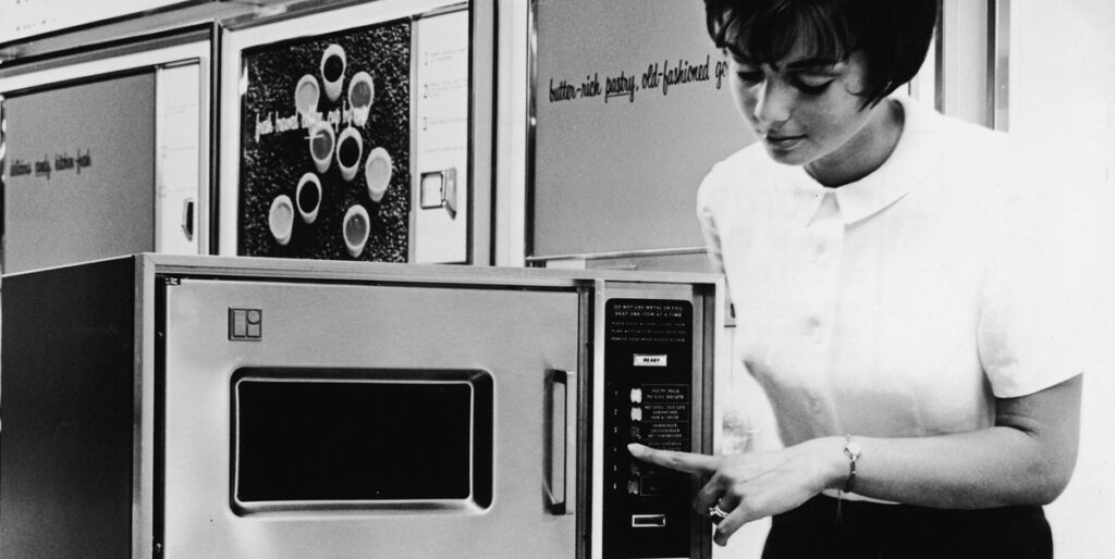 La asombrosa historia real de cómo el microondas fue inventado por accidente