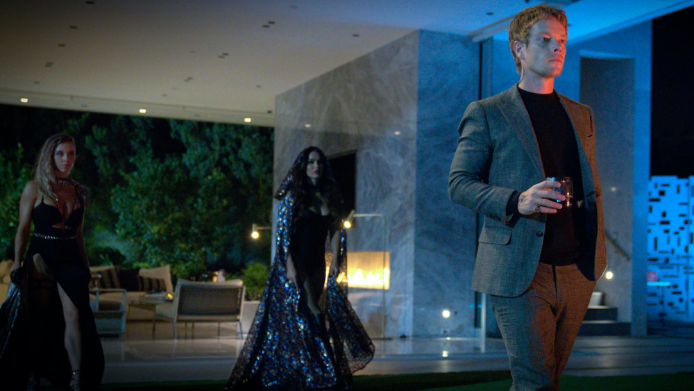 dientes nocturnos alfie allen megan fox vampiros netflix