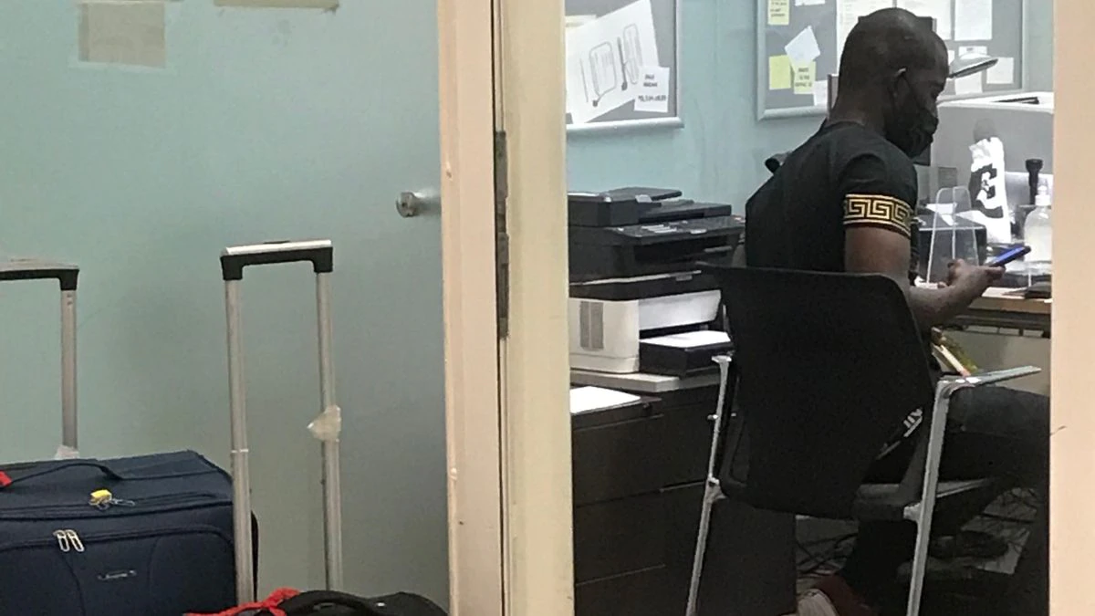 Barcelona-Banjul: El puente aéreo del dinero sucio de España a Gambia | España