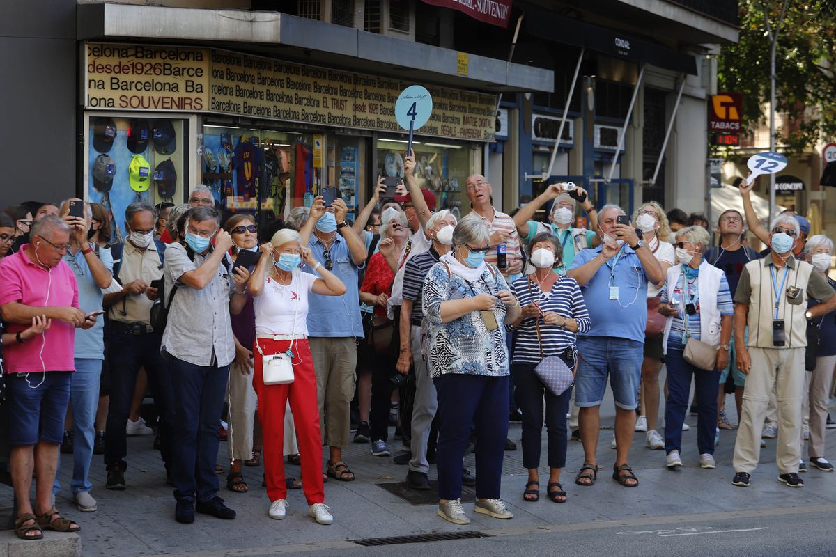 La caída de los contagios deja atrás las restricciones más duras frente a la covid