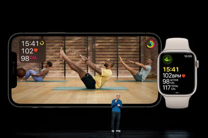 El CEO de Apple, Tim Cook, ante los Apple Watch Series 7
