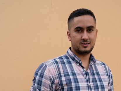 A Mohamed Kichouh un día en Melilla le parecen siete en cualquier otro sitio. “Aquí si te das un paseo y te pierdes la gente te busca, te pregunta qué necesitas. Eso no sucede en otros sitios. Vivimos con intensidad”, sostiene.