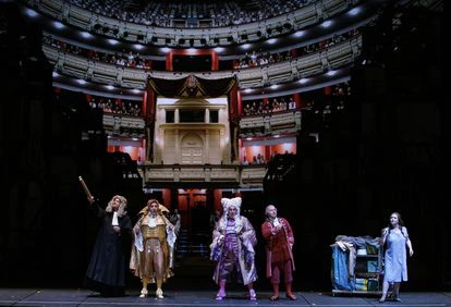 El público se sube simbólicamente al escenario durante el Quinteto del Acto I de 'La Cenerentola'.