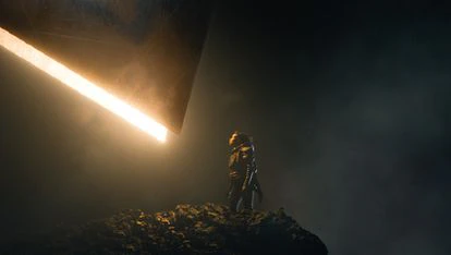 Leah Harvey en una escena de la primera temporada de 'Fundación', que aporta no pocos elementos misteriosos a la trama.