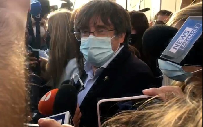 “España nunca pierde la oportunidad de hacer el ridículo”: Puigdemont al salir de prisión