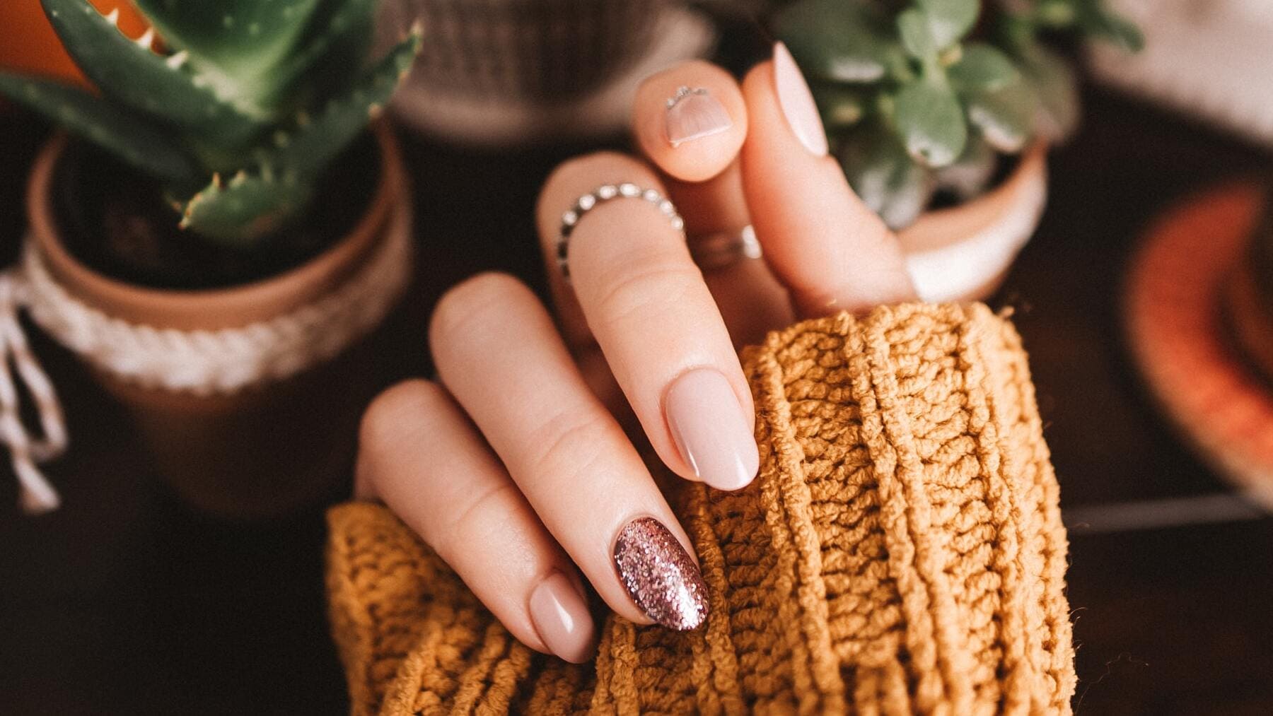 Consigue la manicura de Tamara Falcó con esta selección de pintauñas