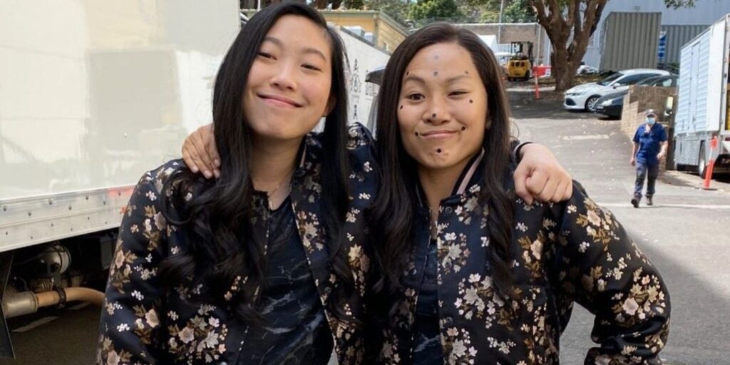 Awkwafina de Shang-Chi elogia a su doble en la imagen de BTS