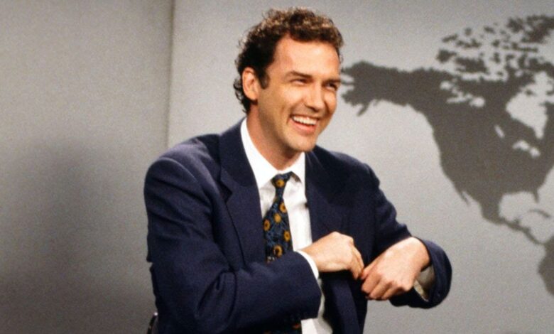 Celebridades y amigos rinden homenaje al fallecido comediante Norm Macdonald