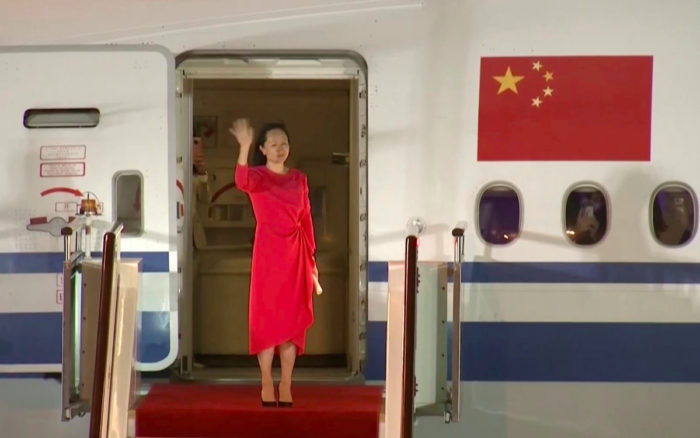 China da bienvenida a ejecutiva de Huawei; guarda silencio sobre canadienses liberados