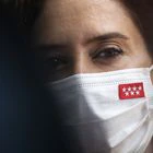 11-09-2021 La presidenta de la Comunidad de Madrid, Isabel Díaz Ayuso, durante una visita a la Feria del Libro de Madrid, en el Parque del Retiro, a 11 de septiembre de 2021, en Madrid (España). La presidenta de la Comunidad de Madrid, Isabel Díaz Ayuso, ha celebrado hoy el reencuentro de librerías, editoriales, distribuidoras y autores con los ciudadanos en la Feria del Libro de Madrid, que cumple su 80º edición, que regresa tras un año sin poder organizarse por el coronavirus y que cuenta con Colombia como país invitado.
POLITICA 
Alejandro Martínez Vélez - Europa Press
