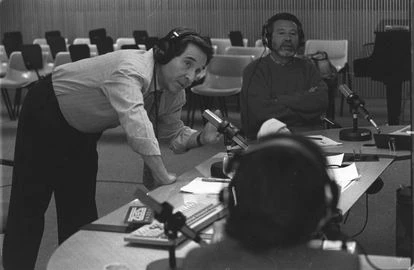 Iñaki Gabilondo, en un estudio de la SER en 1995.