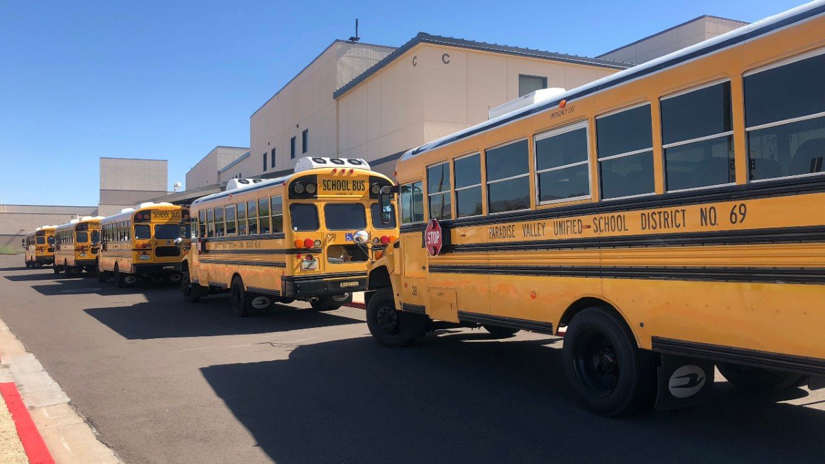 En cifras: repunta el COVID-19 en algunos distritos escolares sin estrategia de vacunación