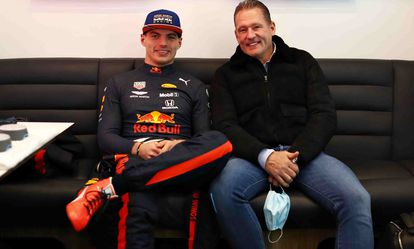 Max Verstappen, junto a su padre y expiloto de Fórmula 1 Jos. getty